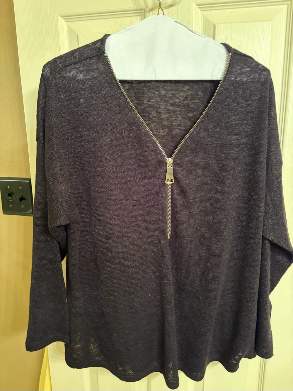 Women’s V-Neck Zip Front Sweater - Black with gold zipper